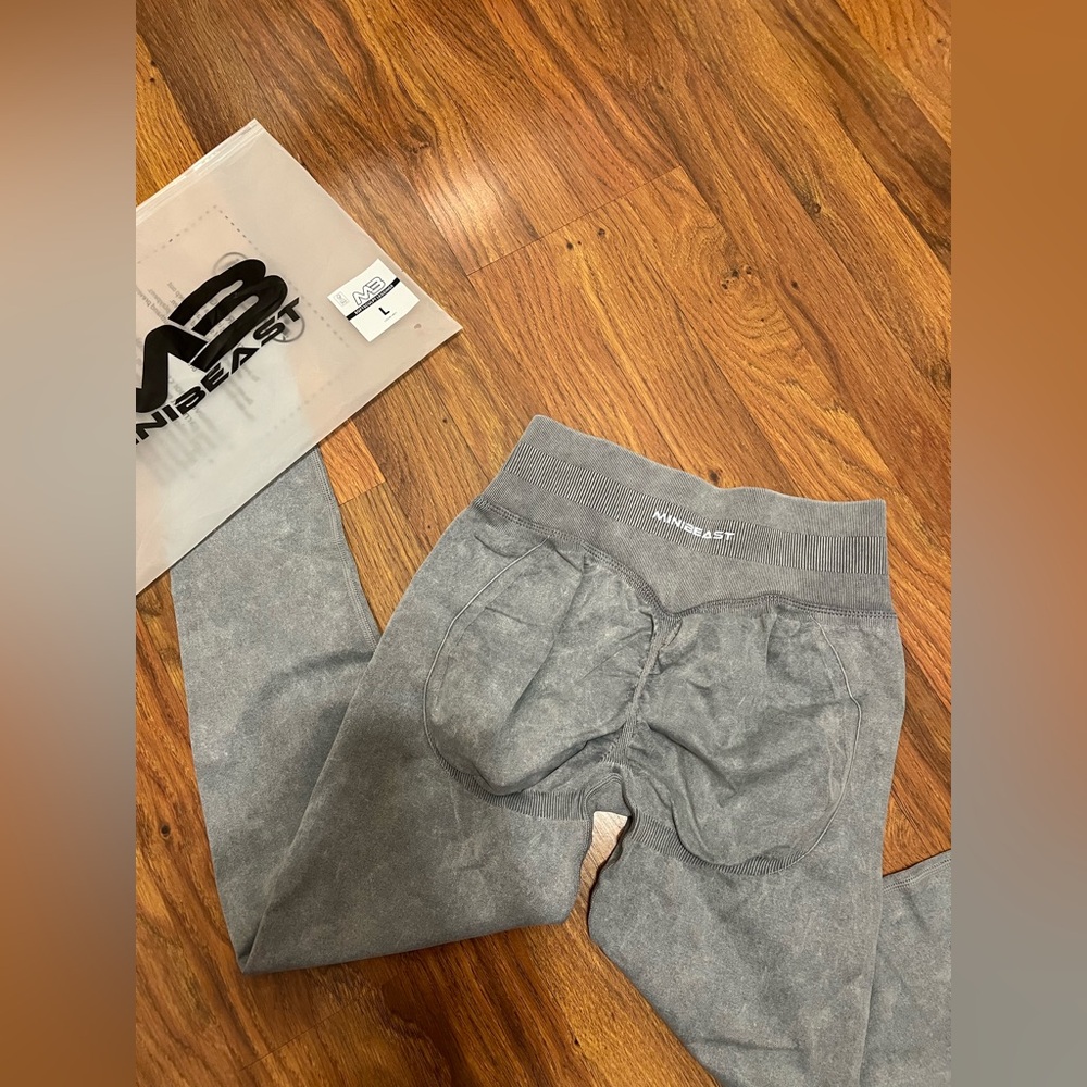NWT Minibeast soft sculpt bbl leggings grey size large - Picture 6 of 6